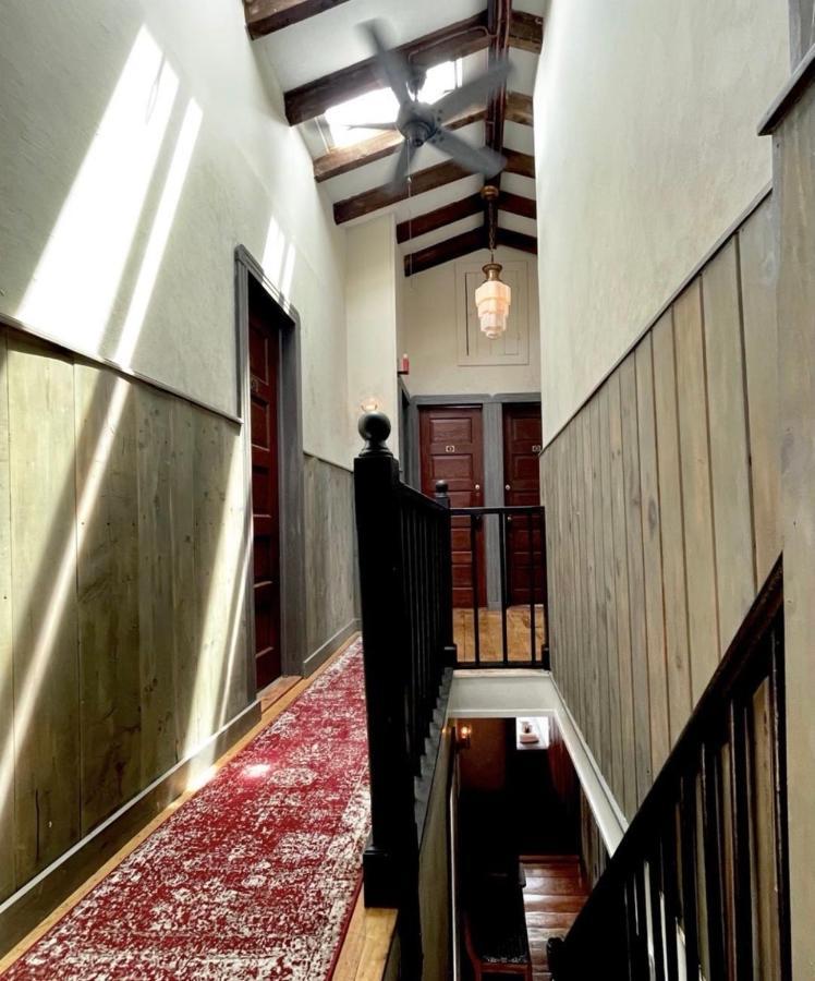Crew'S Quarters Boarding House - Caters To Men Hotel Provincetown Exterior photo