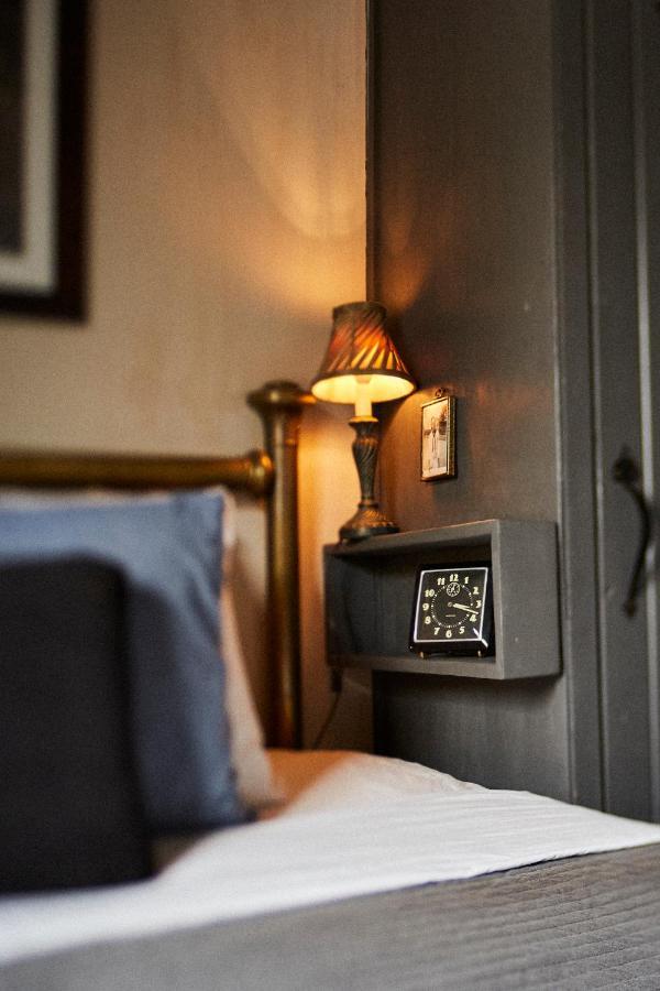 Crew'S Quarters Boarding House - Caters To Men Hotel Provincetown Exterior photo