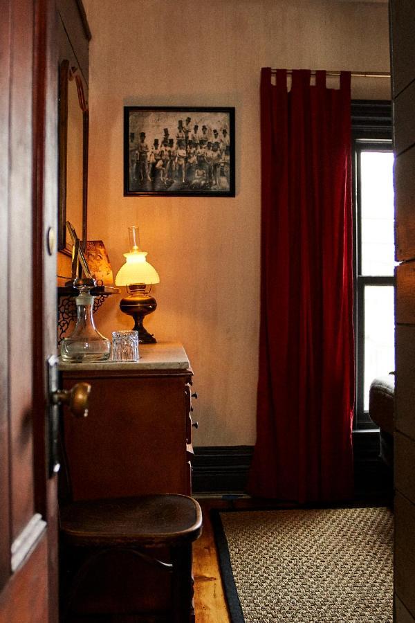 Crew'S Quarters Boarding House - Caters To Men Hotel Provincetown Exterior photo
