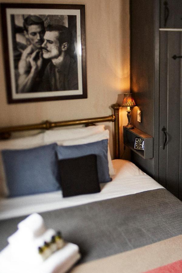 Crew'S Quarters Boarding House - Caters To Men Hotel Provincetown Exterior photo